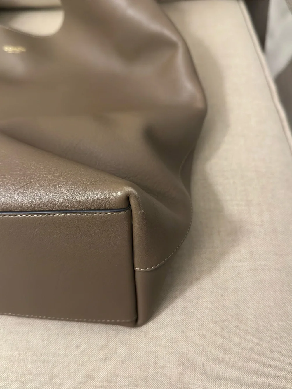 Coach excellent minimal